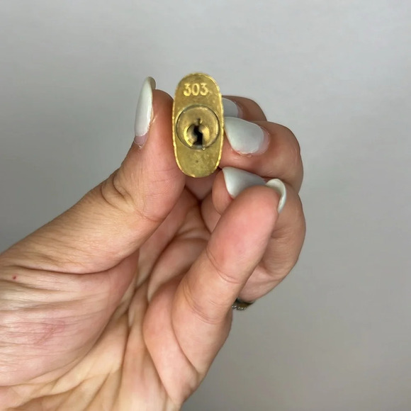 #303 Authentic Louis Vuitton Vintage Padlock Lock & Key Set Brass 300 Series - Picture 3 of 4